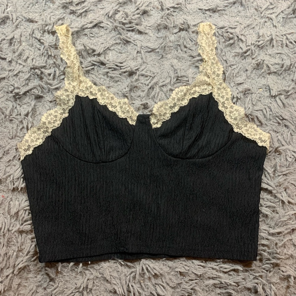 Black tank top with cream lace straps sz XL